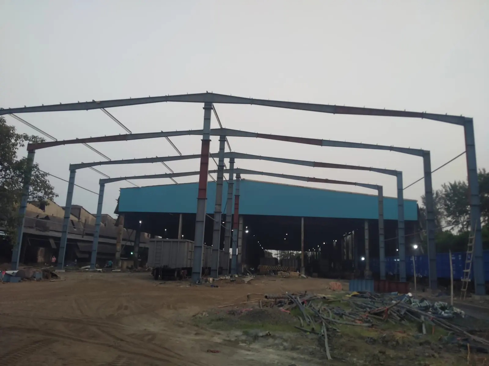 PEB factory shed structural framework for industrial building